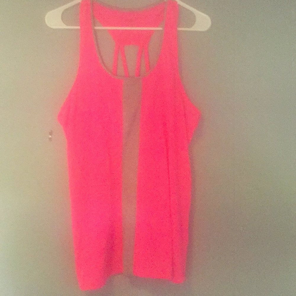 Athletic shirt size medium from Kohl’s! Worn once